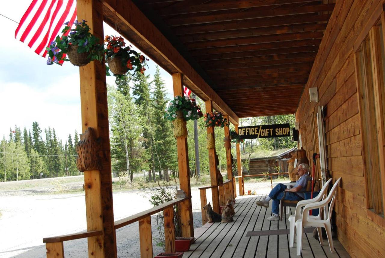 The Golden Bear Motel Tok Dış mekan fotoğraf
